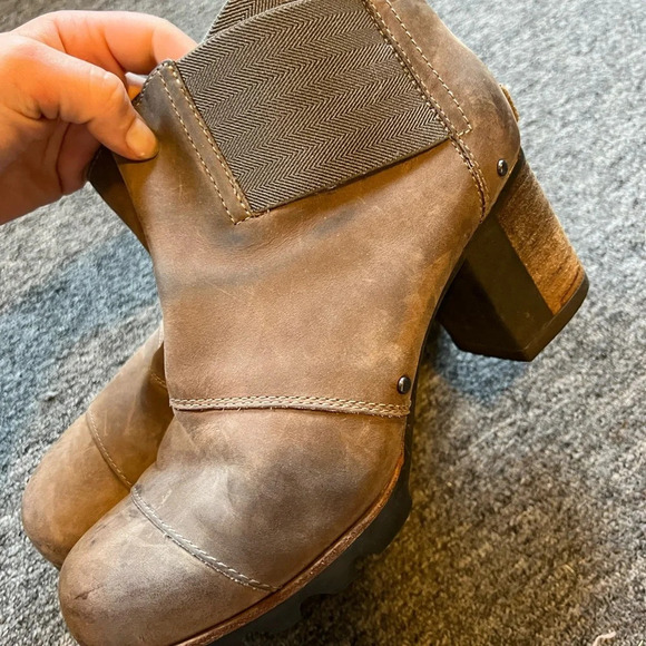 Sorel Addington Boots, size 39 - Picture 3 of 8